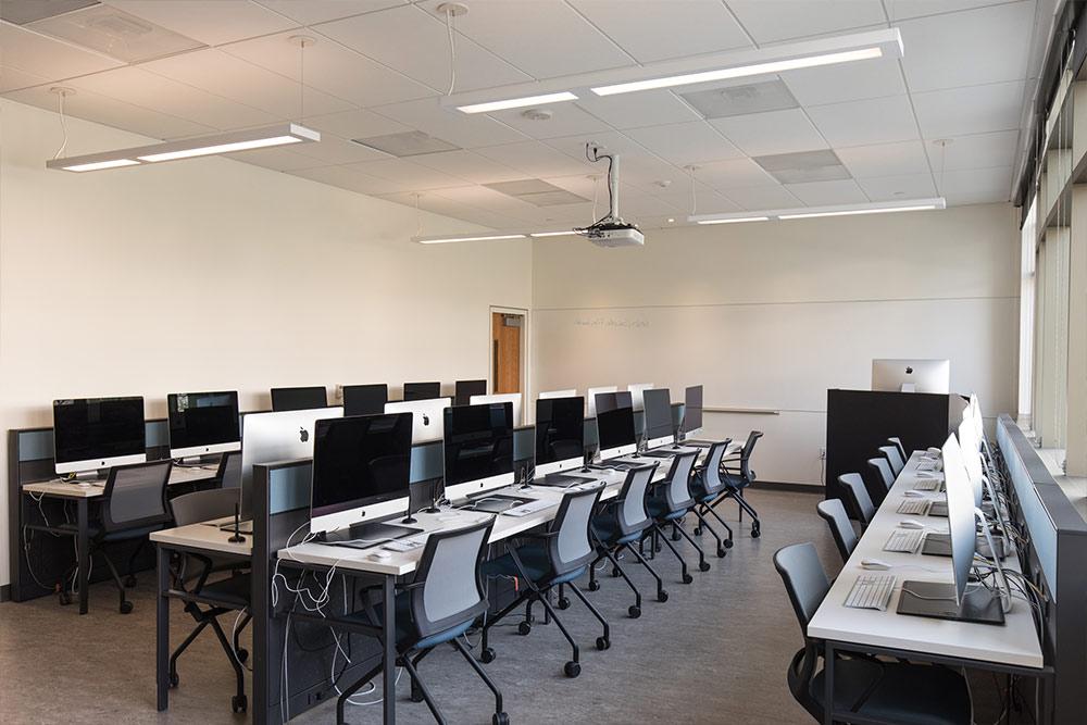 The Mac Lab for Graphic Design and Art Majors